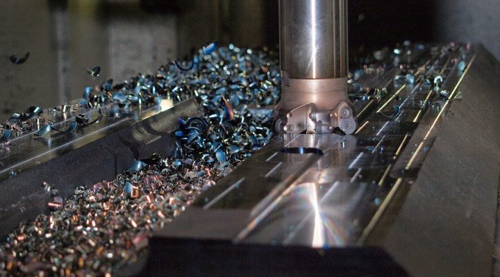 Connaissez-vous la différence entre le fraisage CNC et le tournage CNC ?