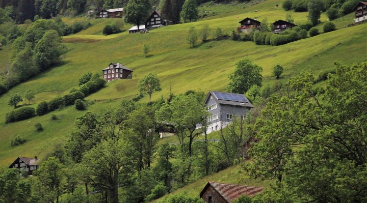 Maisons sur la colline