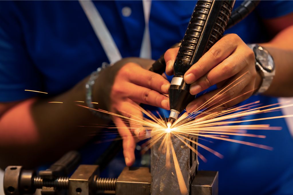 Usinage par électro-érosion : Comment choisir le bon spécialiste pour vos projets