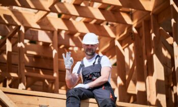 Charpentes innovantes : Le rôle du bois composite dans la construction écologique