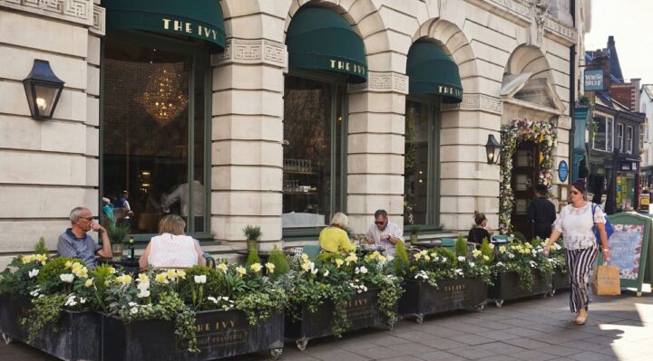 Dîner à la brasserie