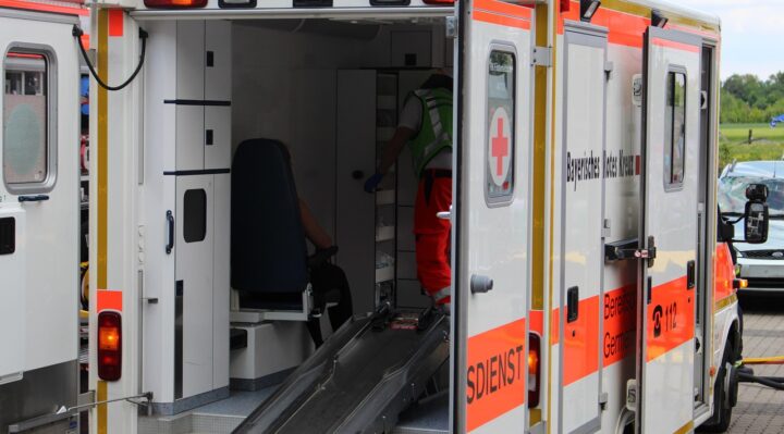 service de transport sécurisé et confortable pour patients, adapté à leurs besoins médicaux et assurant un déplacement en toute sérénité.