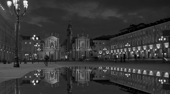 découvrez les solutions efficaces de couverture de toit après une tempête pour protéger et restaurer votre maison rapidement.