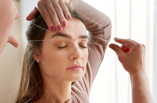 Technique du fil_le mouvement des ciseaux avec la main