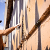 Installer un larmier pour stopper le ruissellement sale