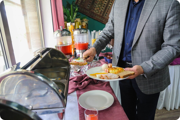 Service à l'assiette_comment maintenir les plats chauds pour 200 convives